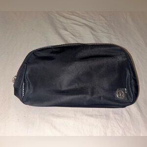 Lululemon Everywhere Belt Bag 1L- Black- NWT